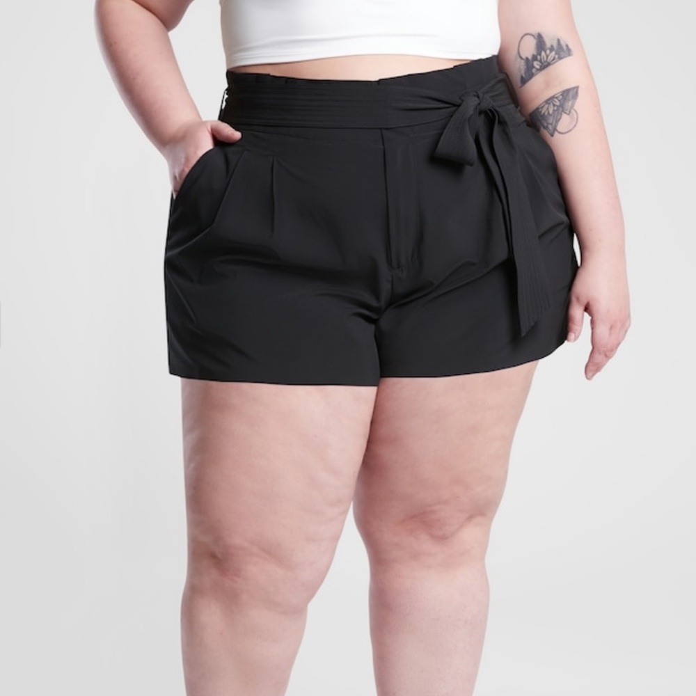 Athleta NWT Women's Skyline Short II Plus Size 22 Black Stretch 4” Inseam